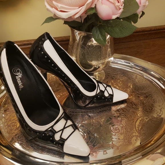 Shoes - Picture 2 of 5